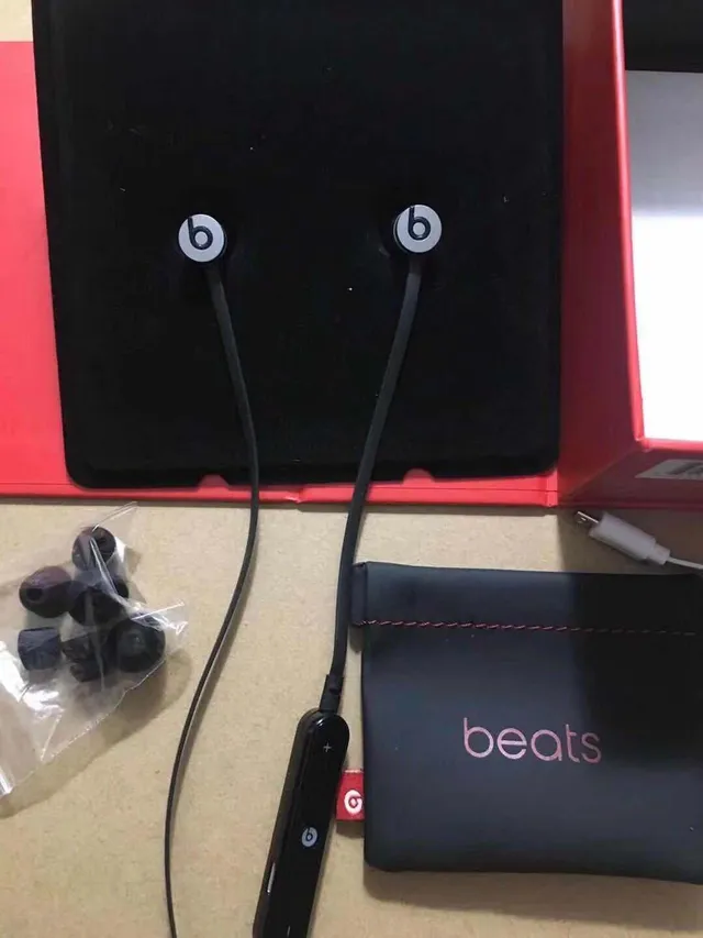 Beats urBeats² Wireless Black Red Neckband-Style Sports Earphones 20