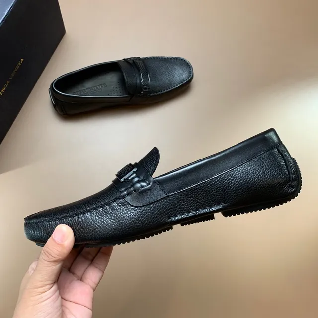 Bottega Veneta Andiamo mocassins de couro preto granulado 2