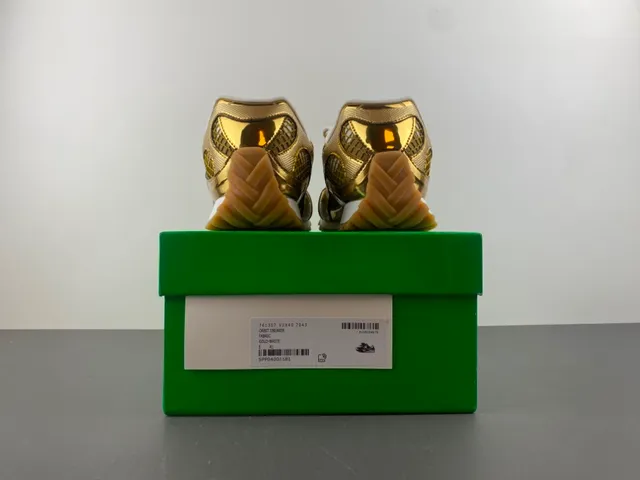 Bottega Veneta Andiamo Sneakers lifestyle en maille métallique dorée 17