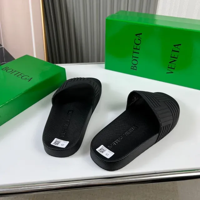 Bottega Veneta Sandales à Bretelles Côtelees Noir 3