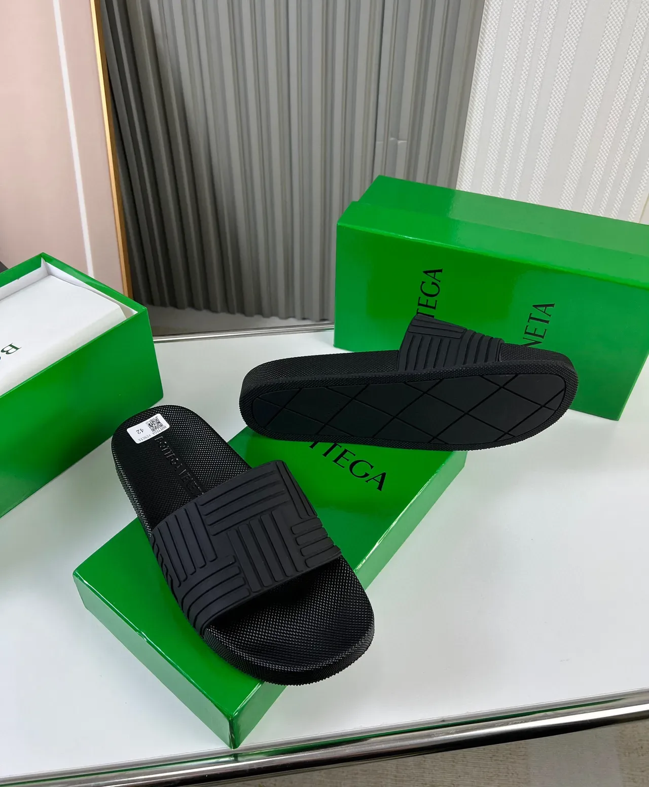 Bottega Veneta Sandales à Bretelles Côtelees Noir 6
