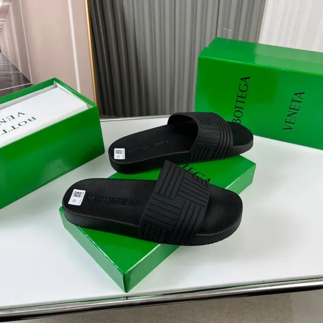 Bottega Veneta Sandales à Bretelles Côtelees Noir 7