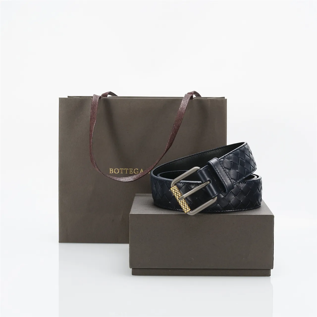 Bottega Veneta Cassette Intrecciato Cinto de couro preto 5