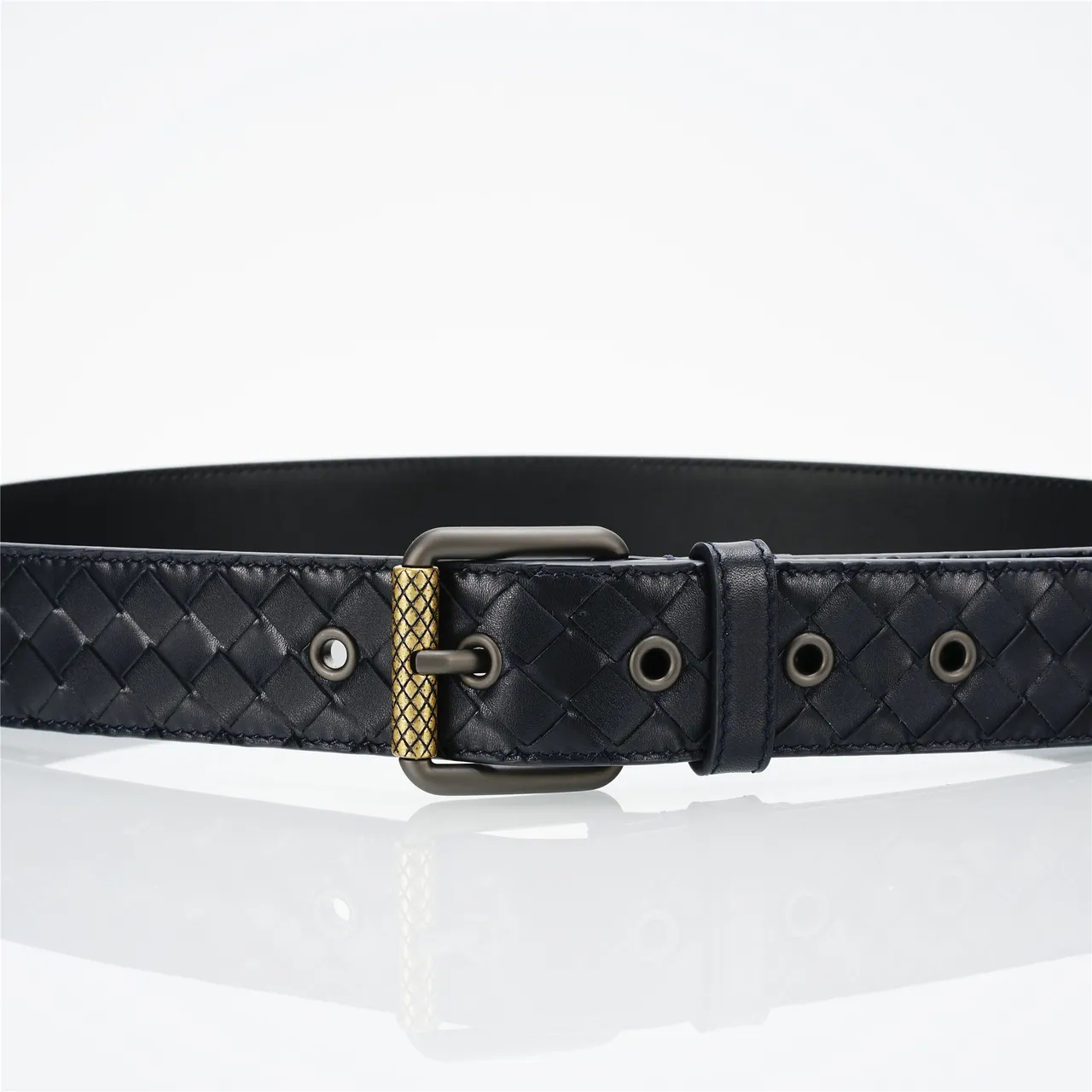 Bottega Veneta Cassette Intrecciato Cinto de couro preto 8