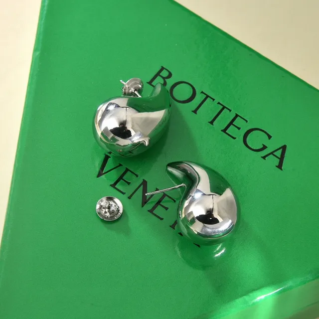 Bottega Veneta Boucles d'oreilles Sardine Gouttes Polies en Or et Argent 2