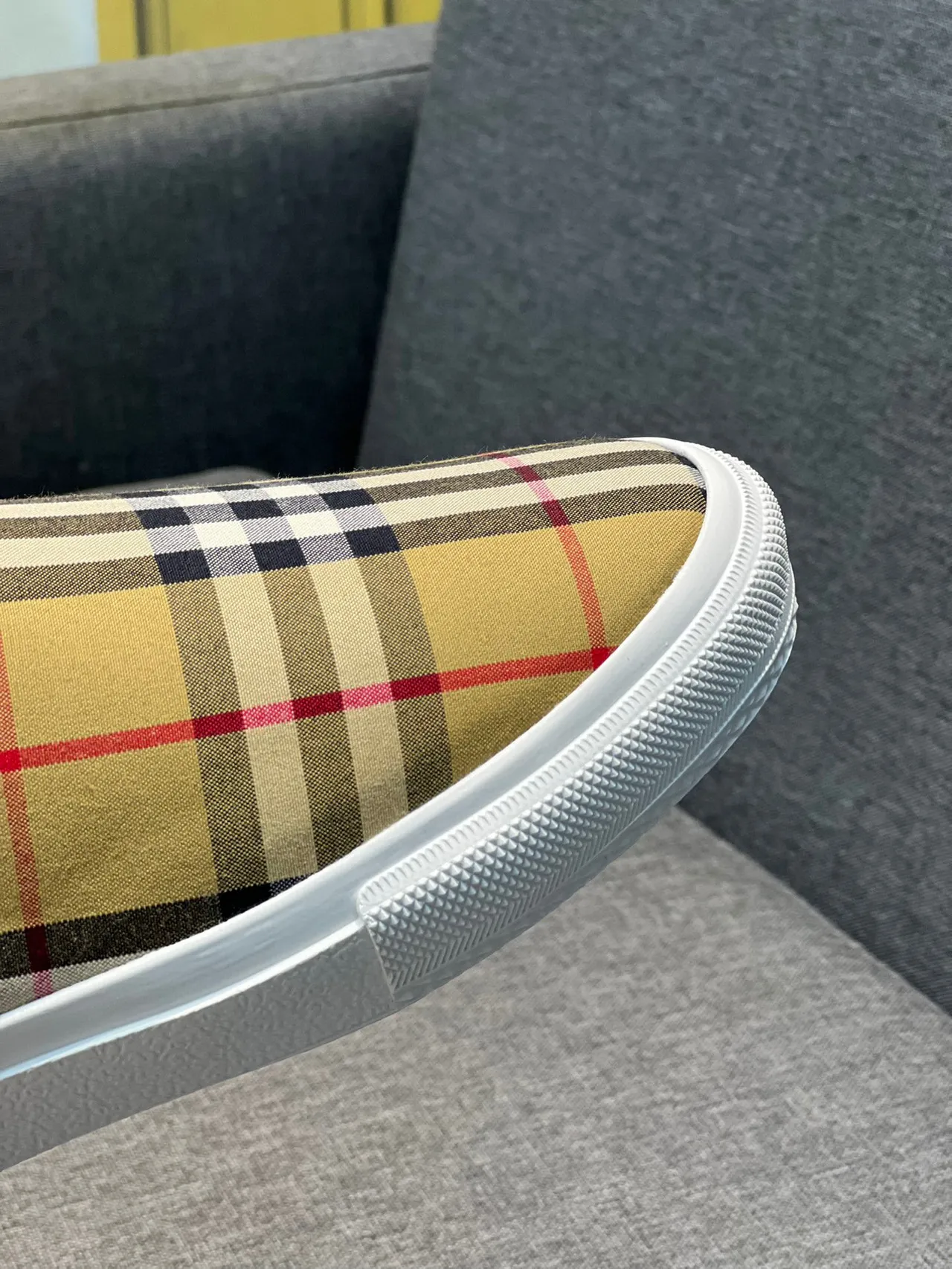 Burberry Chaussures mules en textile beige blanc à carreaux sans talon 3