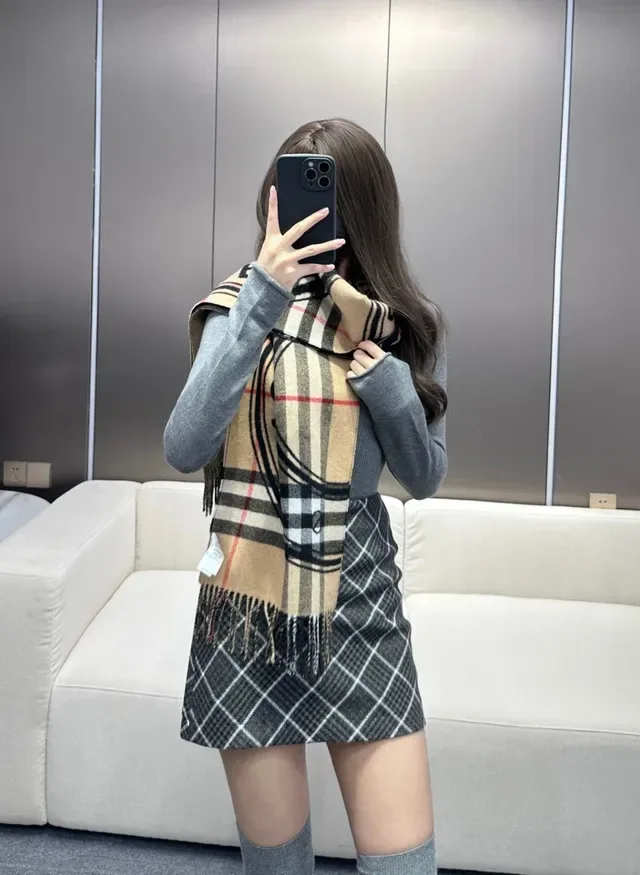 Burberry Black and Cream Fringed Cashmere Scarf 4