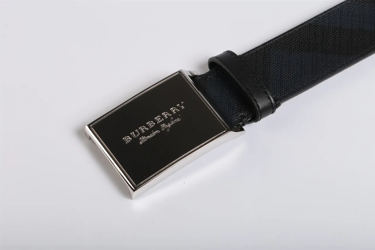 Burberry Noir Marine Rectangulaire Boucle Métal Poli Plaque de Marque Gravée Ceinture en Cuir 3