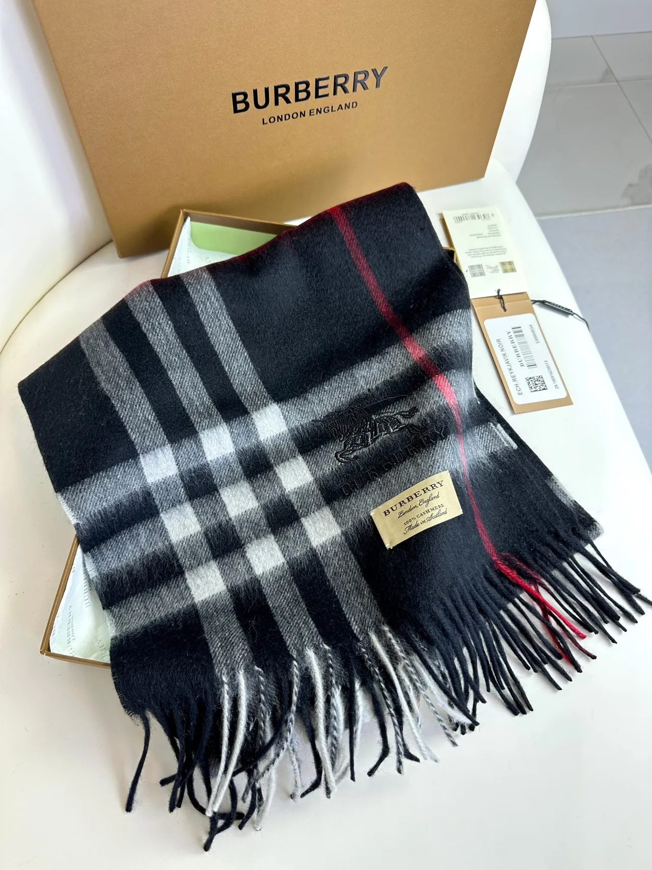 Burberry কালো লাল ক্লাসিক চেক প্যাটার্ন ফ্রিঞ্জড এন্ডস ক্যাশমির স্কার্ফ 5