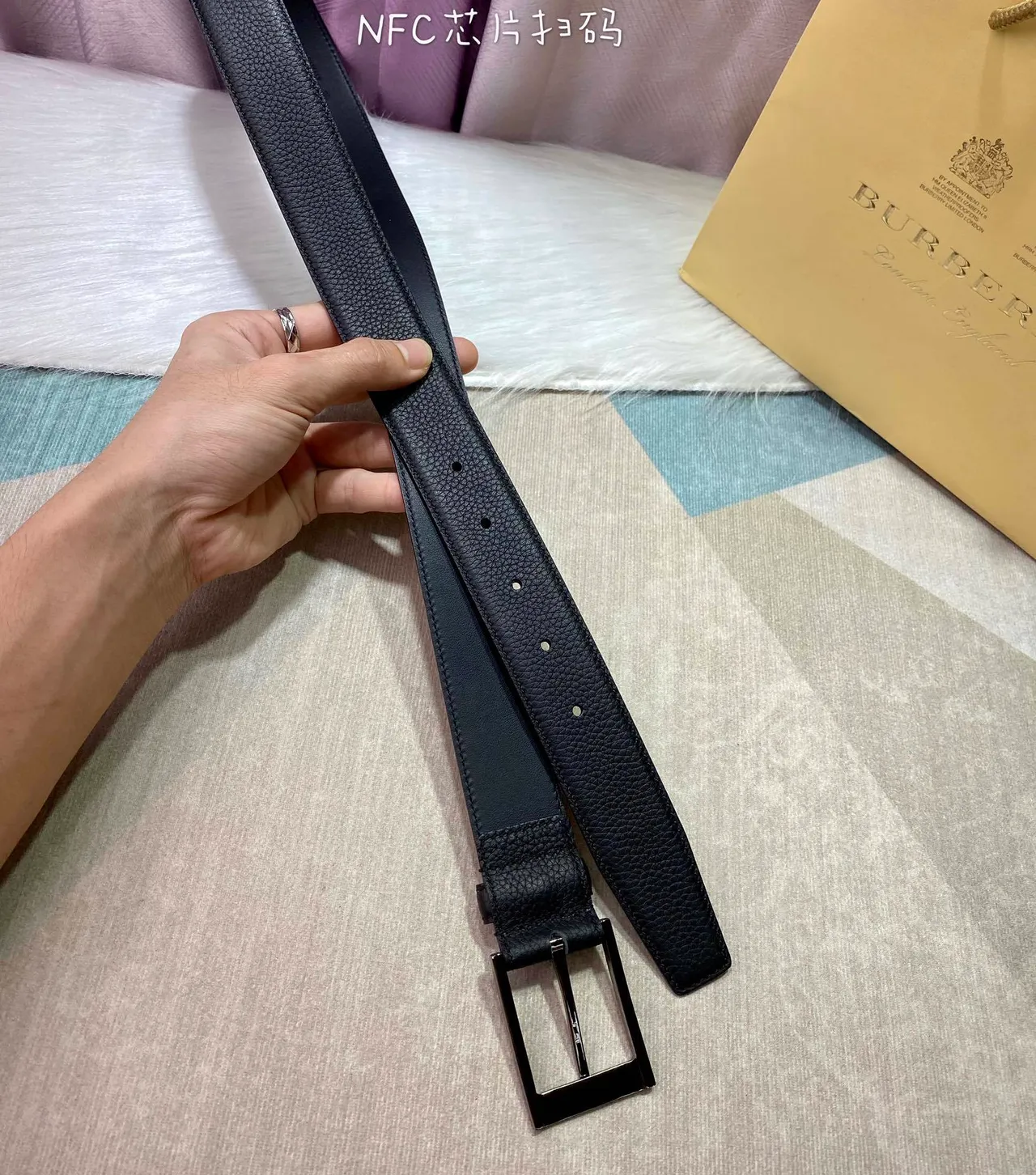 Burberry Black Silver Pebbled Reversible Leather Belt 2