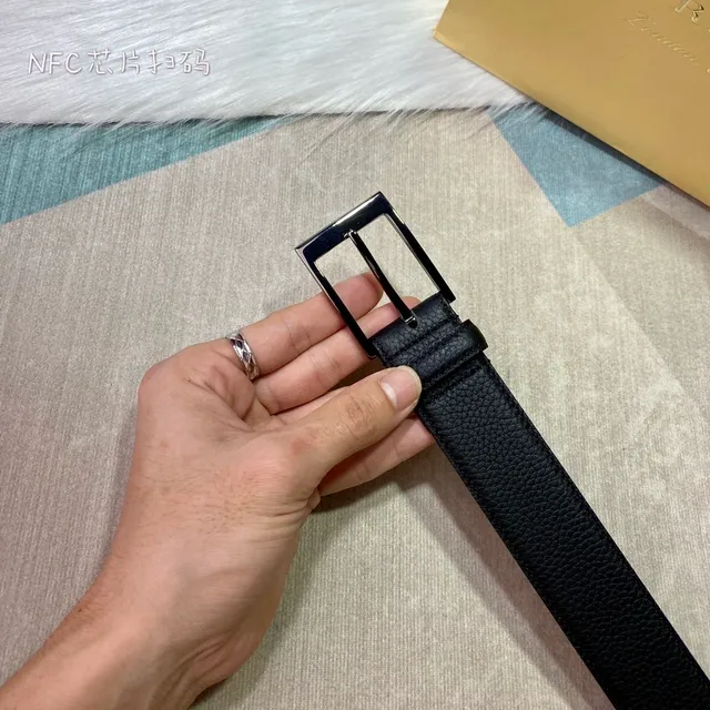 Burberry Black Silver Pebbled Reversible Leather Belt 7