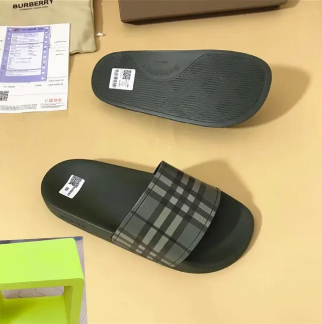 Burberry Check Pattern Slide Slippers 2