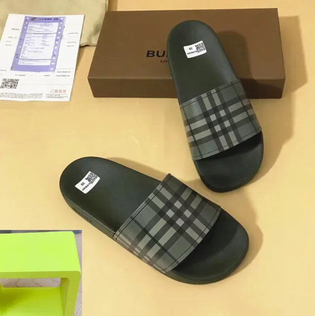 Burberry Check Pattern Slide Slippers 3