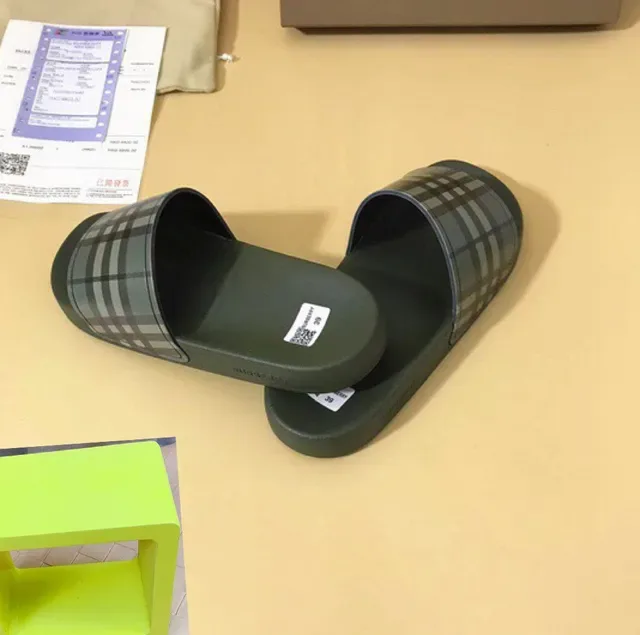 Burberry Check Pattern Slide Slippers 5