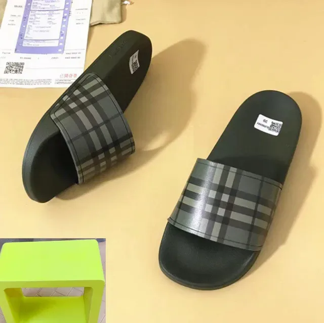 Burberry Check Pattern Slide Slippers 7