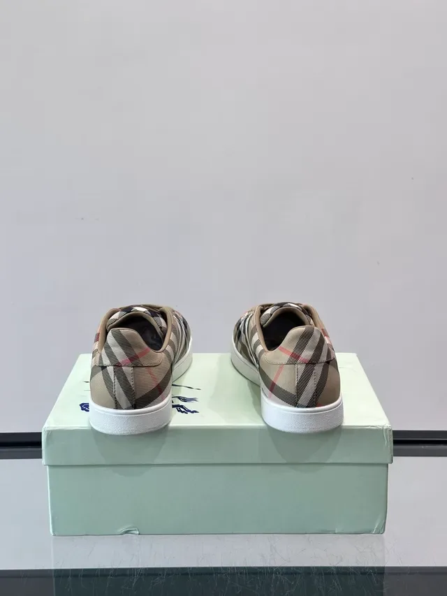 Burberry Knight Archive Beige à carreaux sneakers lifestyle 3