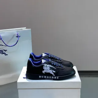 Burberry Knight কালো এবং রয়েল ব্লু লাইফস্টাইল স্নিকার