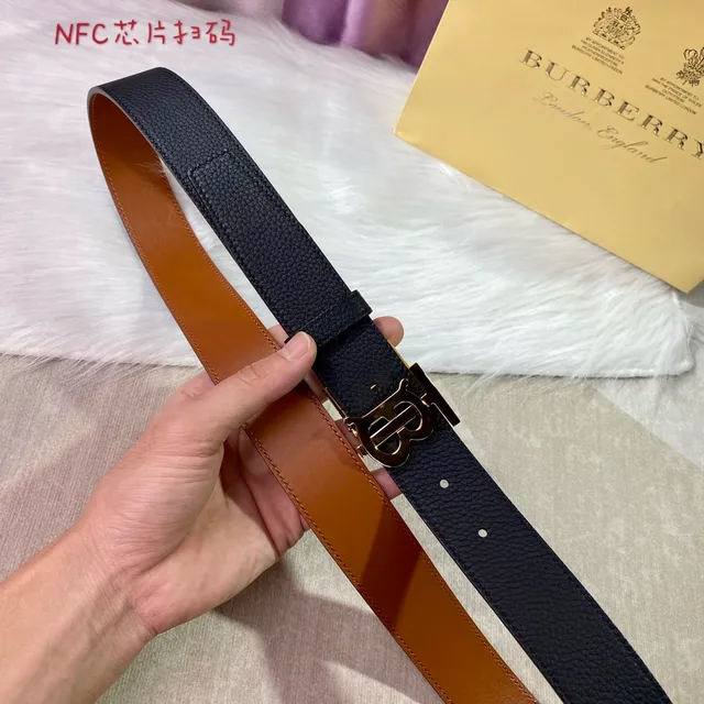 Burberry Knight Noir Marron Pebbled Doré TB Monogramme Boucle Ceinture en cuir 4