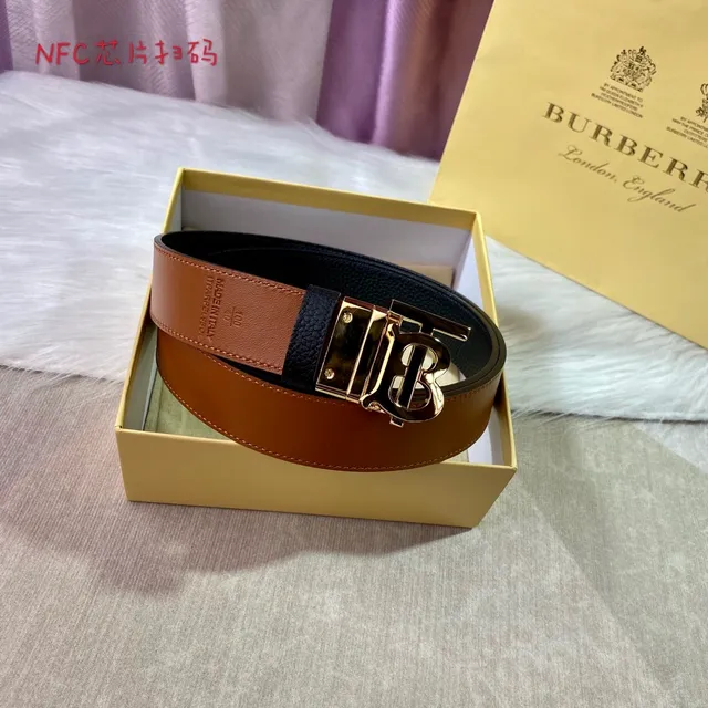 Burberry Knight Noir Marron Pebbled Doré TB Monogramme Boucle Ceinture en cuir 6