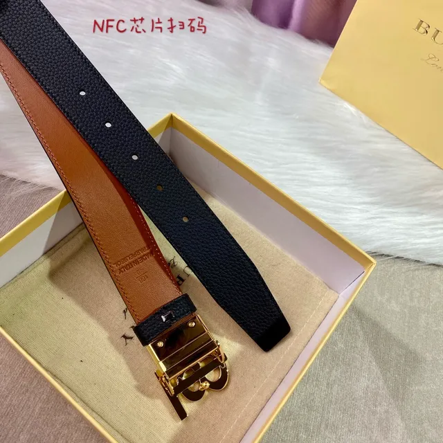 Burberry Knight Noir Marron Pebbled Doré TB Monogramme Boucle Ceinture en cuir 8