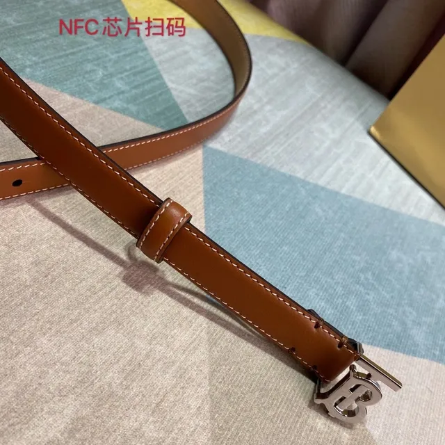 Burberry Chevalier Brun Beige Étroite Surjet Contraste Ceinture en cuir 3