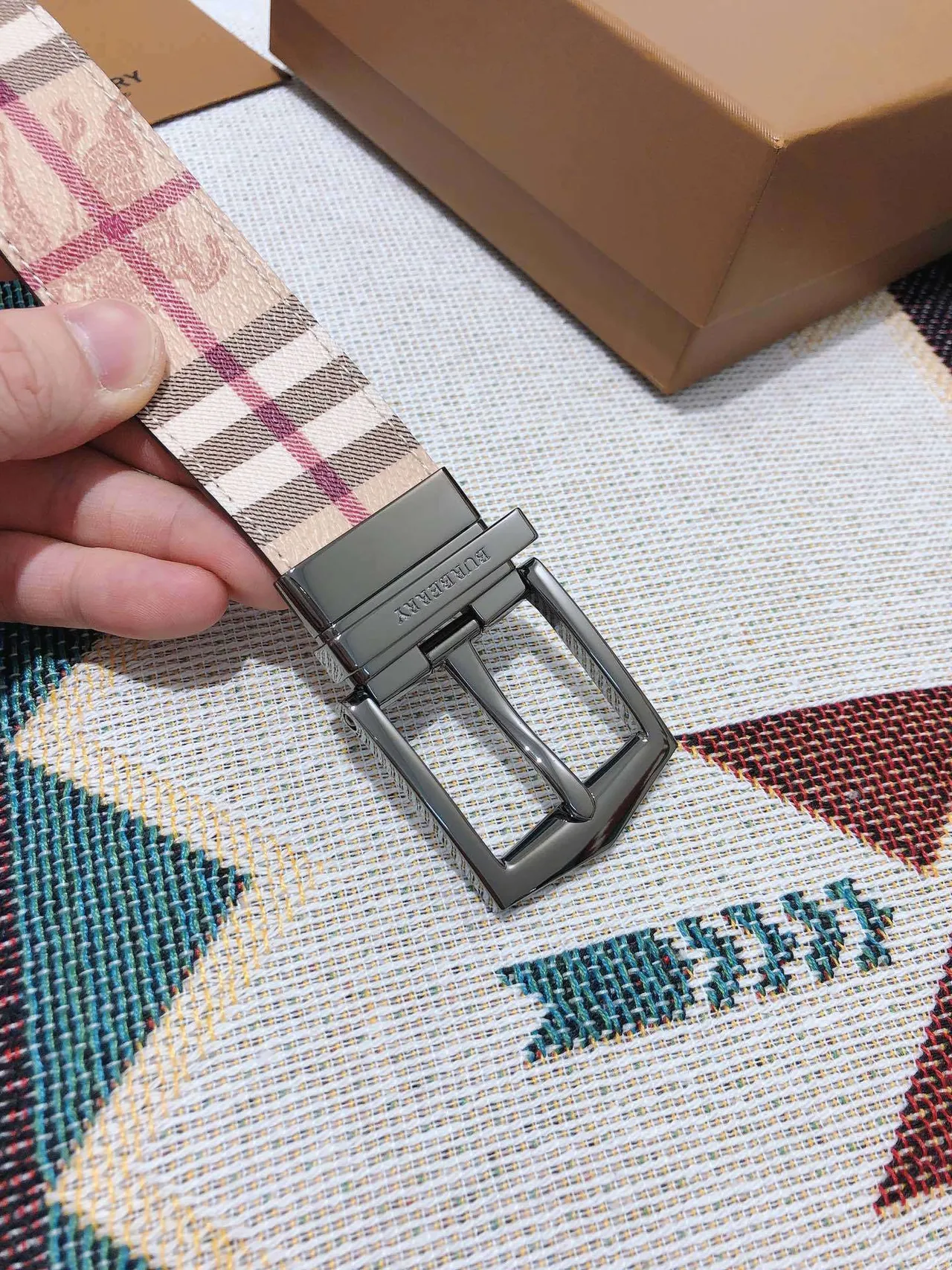 Burberry Cavaleiro Reversível Xadrez e Motivo Cavaleiro Cinto de Couro 6