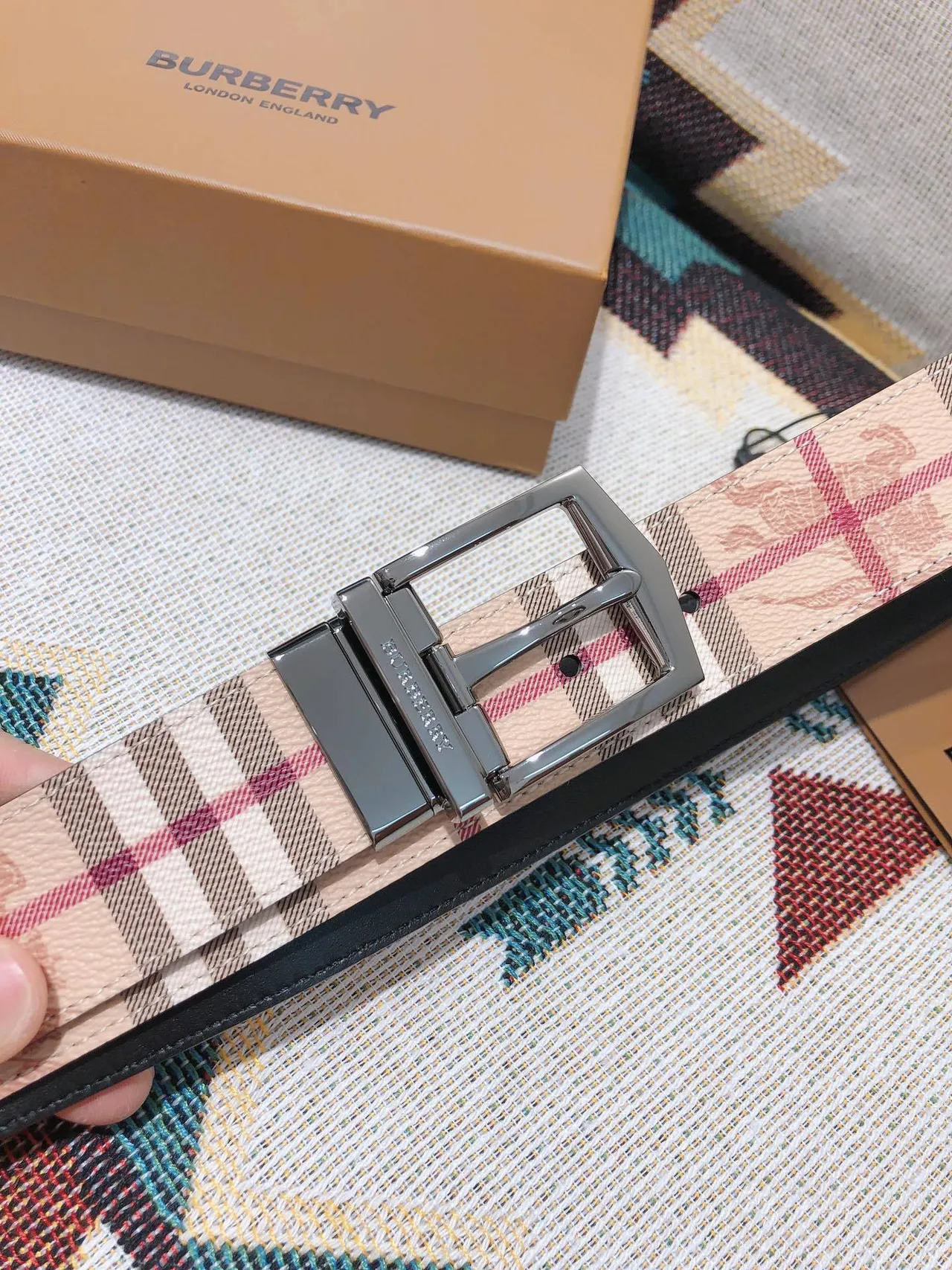 Burberry Cavaleiro Reversível Xadrez e Motivo Cavaleiro Cinto de Couro 7