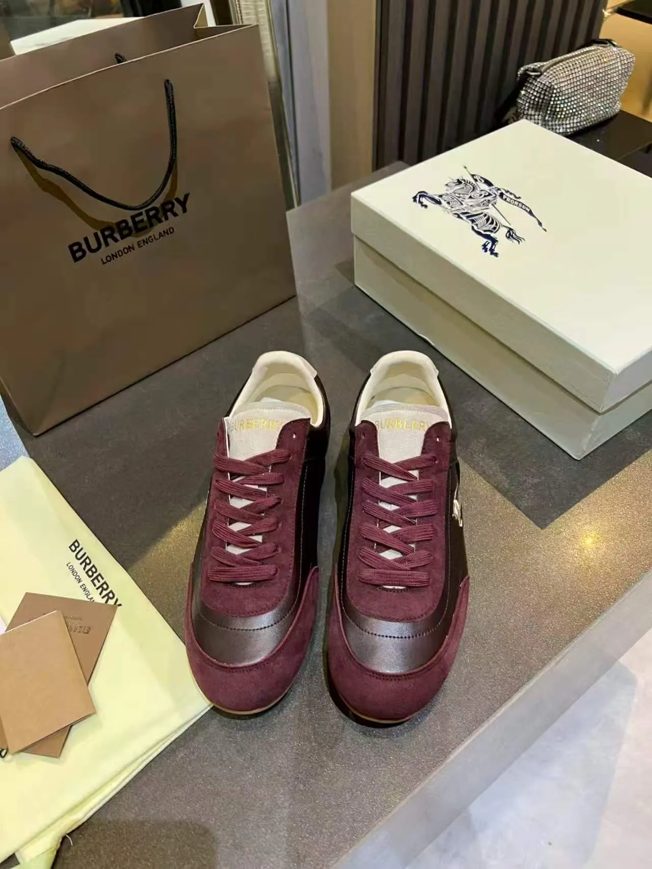 Burberry Knight Chaussures Lifestyle Cuir et Daim à deux tons 2