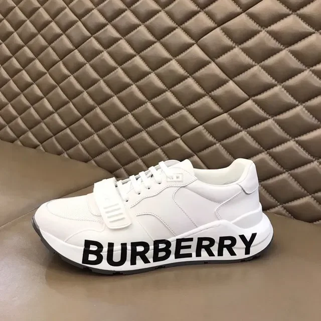 Burberry Knight Chaussures Lifestyle avec Logo Blanc sur la Semelle Intermédiaire 2