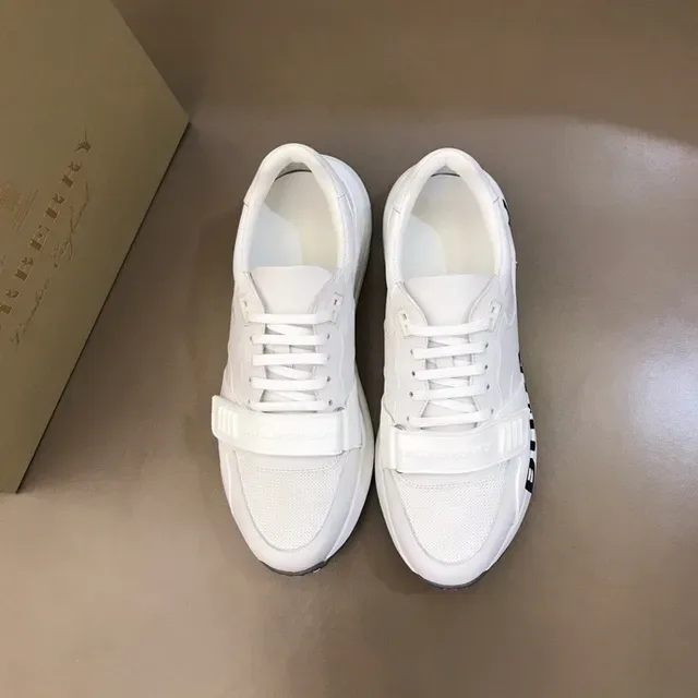 Burberry Knight Chaussures Lifestyle avec Logo Blanc sur la Semelle Intermédiaire 4