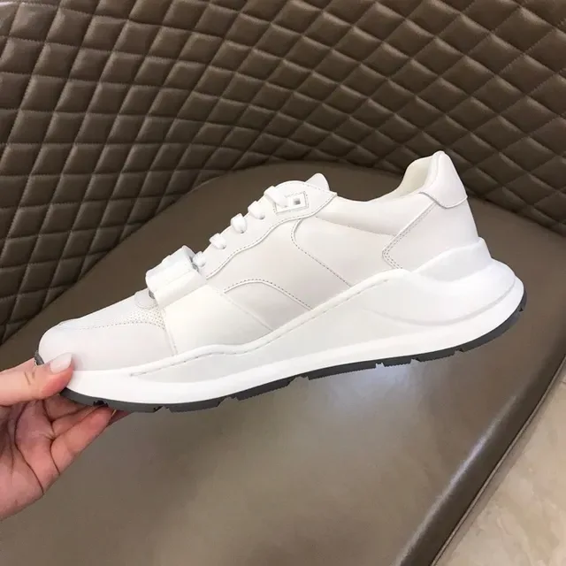 Burberry Knight Chaussures Lifestyle avec Logo Blanc sur la Semelle Intermédiaire 5