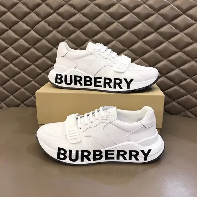 Burberry Knight Chaussures Lifestyle avec Logo Blanc sur la Semelle Intermédiaire 6