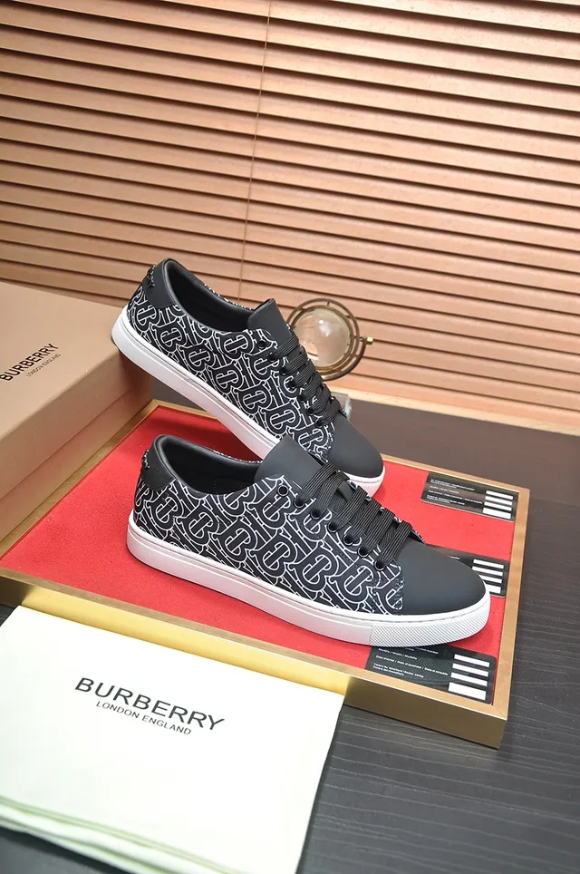 Burberry 印花黑白生活方式运动鞋 3