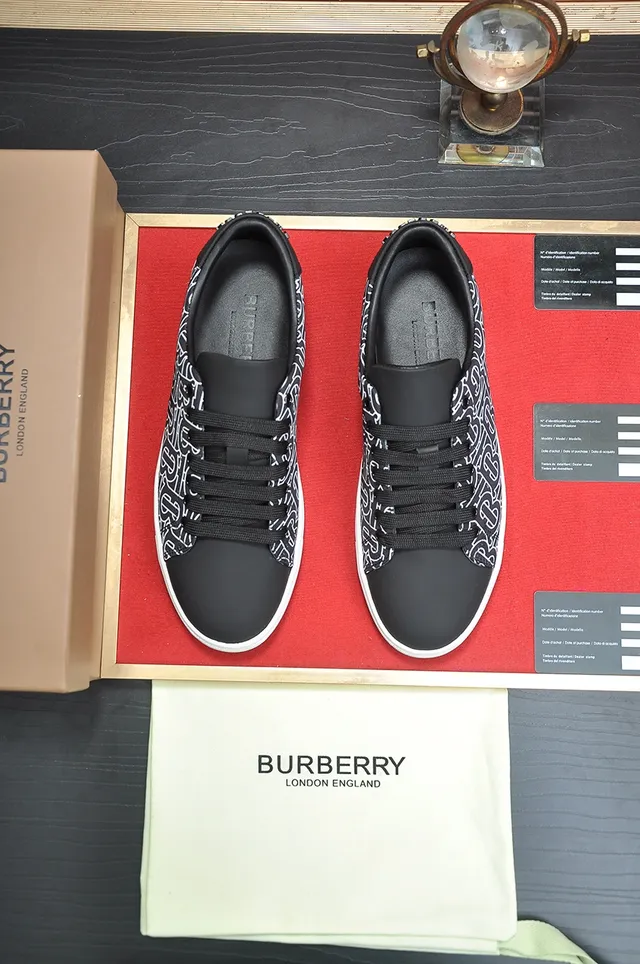 Burberry 印花黑白生活方式运动鞋 4