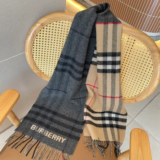 Burberry Nova Check Écharpe en Cachemire Gris Charbon 2
