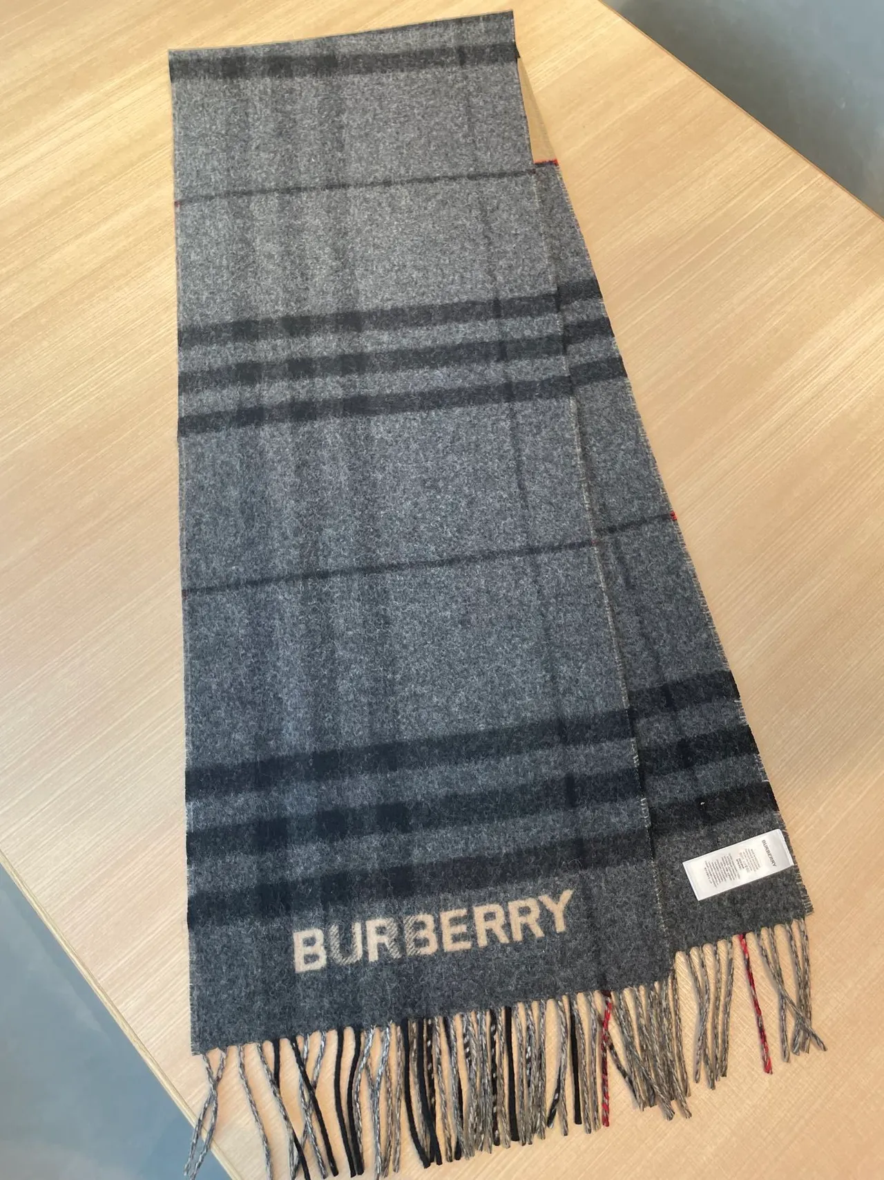 Burberry Nova Check Écharpe en Cachemire Gris Charbon 6