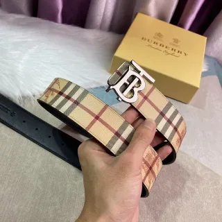 Burberry TB বেল্ট বেইজ লাল কালো চেক চামড়ার বেল্ট