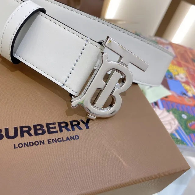 Burberry TB Belt حزام جلد أبيض مصفر وأسود قابل للعكس 5