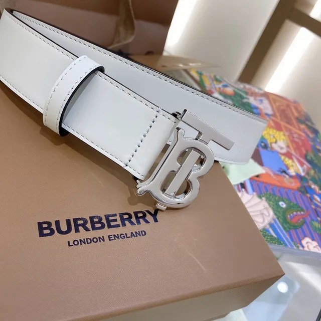 Burberry TB Belt حزام جلد أبيض مصفر وأسود قابل للعكس 6