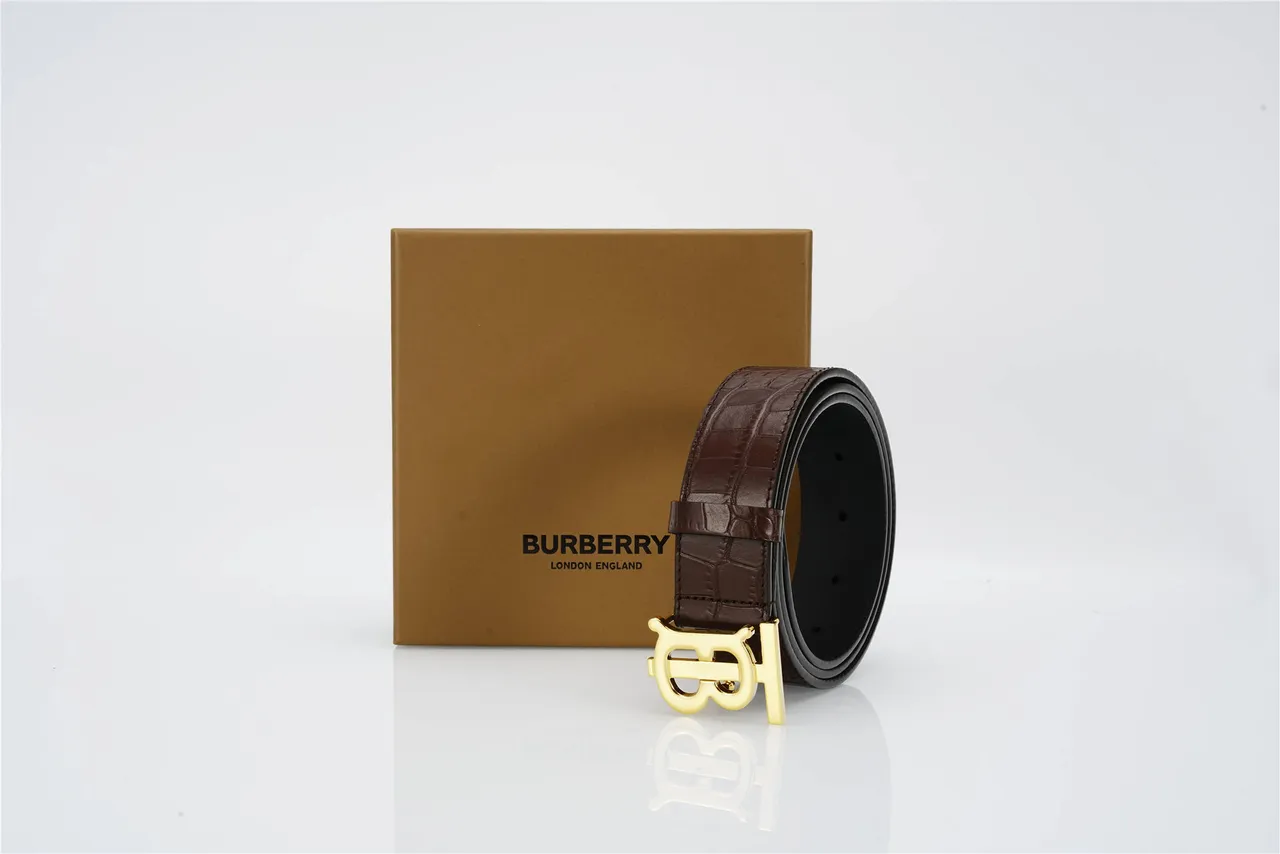 Ceinture Burberry TB Monogram en cuir marron avec boucle crocodile embossée en or 6