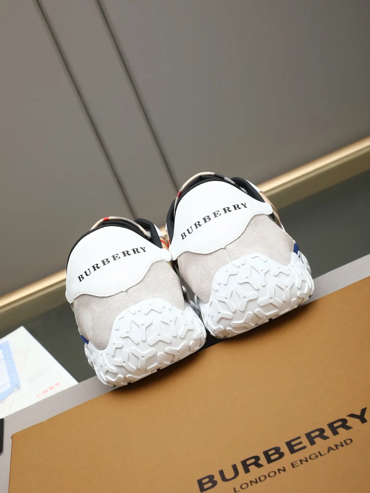 Burberry Branco Bege House Check Paneling Camurça E Couro Mistura Lifestyle Sneakers 3