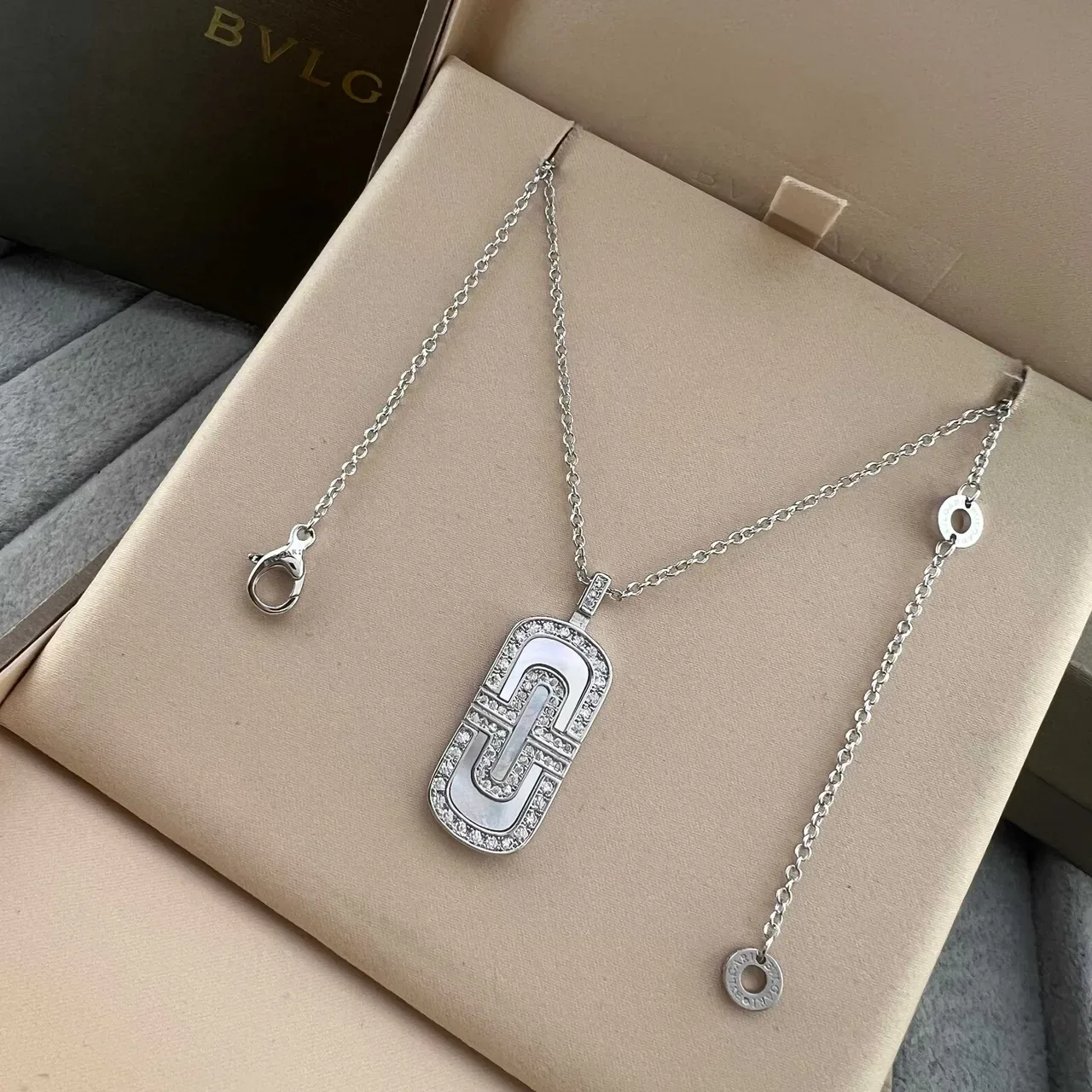 Bvlgari B.zero1 Geometric Mother-of-Pearl and Pavé Necklace 4