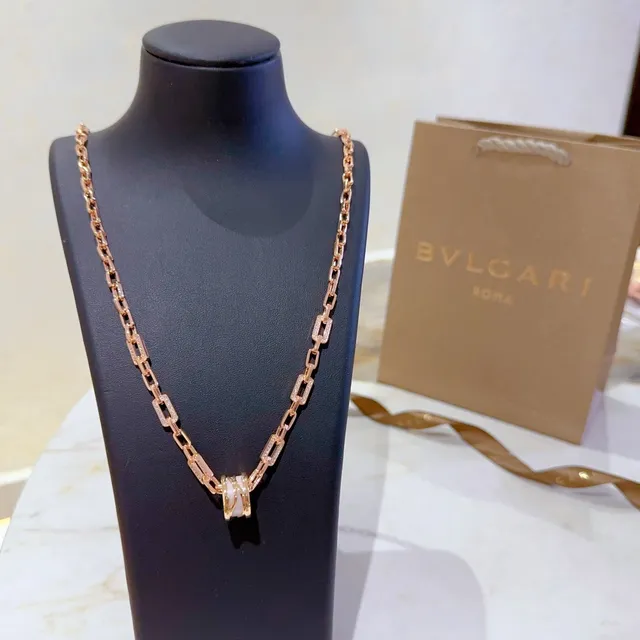 Bvlgari B.zero1 Or Rose et Céramique Blanche Collier de Diamants 3
