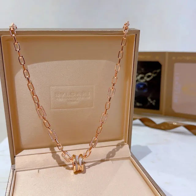 Bvlgari B.zero1 Or Rose et Céramique Blanche Collier de Diamants 4