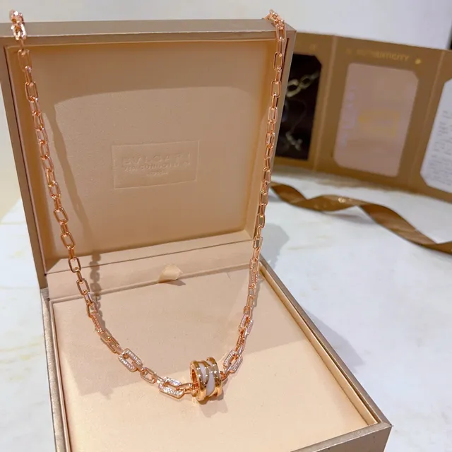 Bvlgari B.zero1 Or Rose et Céramique Blanche Collier de Diamants 7