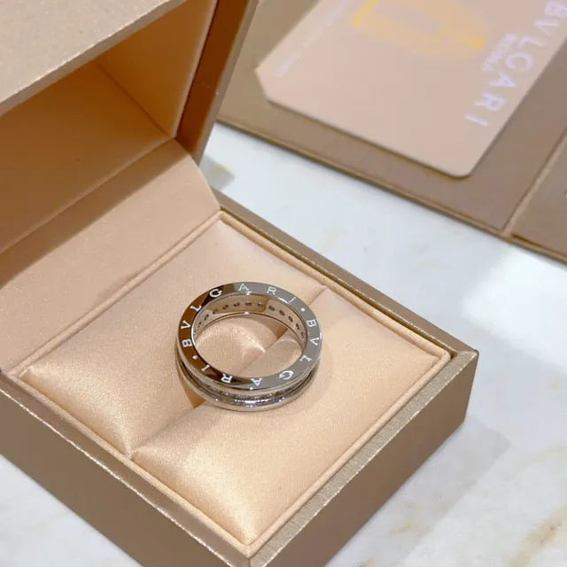 Bvlgari B.zero1 Rotating Dual-Band Pavé Ring 4