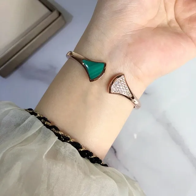 Bvlgari Divas’ Dream bracelet ouvert or vert terminaux pointe de flèche bracelet 6