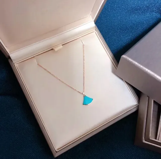 Bvlgari Divas’ Dream Turquoise Fan Pendant Necklace 3