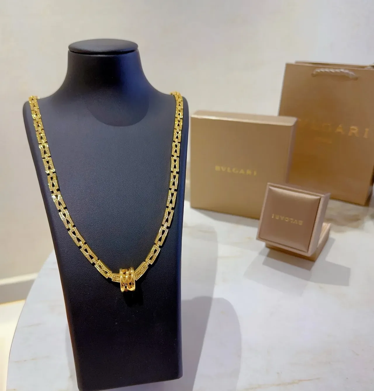 Bvlgari Collier Or Blanc Chaîne Pavé Pierres 6