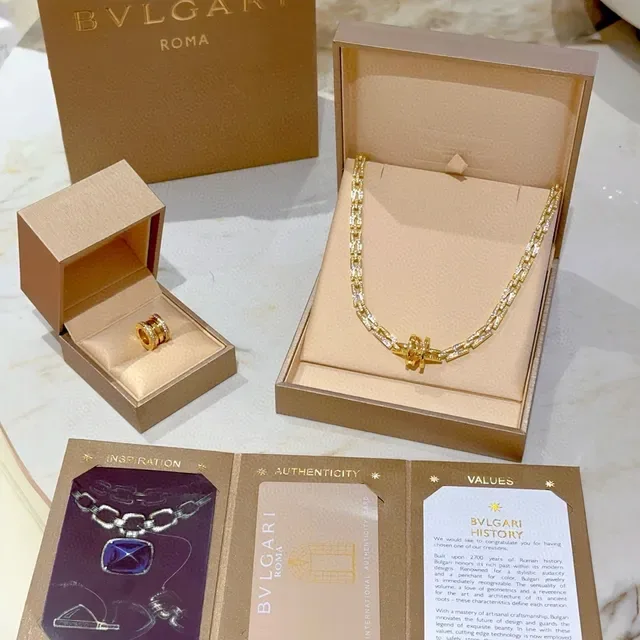 Bvlgari Collier Or Blanc Chaîne Pavé Pierres 9